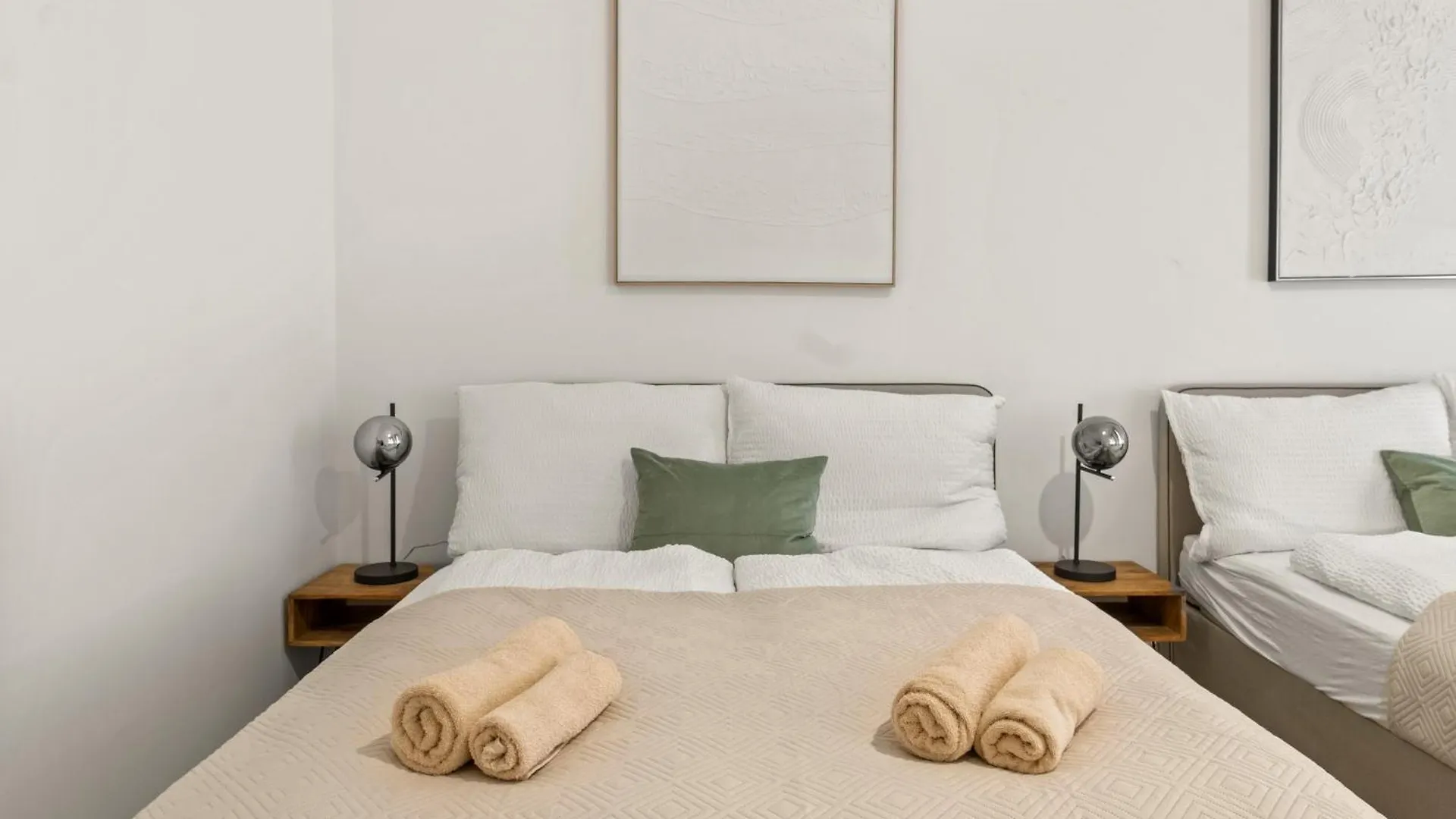 Daire Close To Metro, 10 Minutes To Mariahilferstrasse Viyana